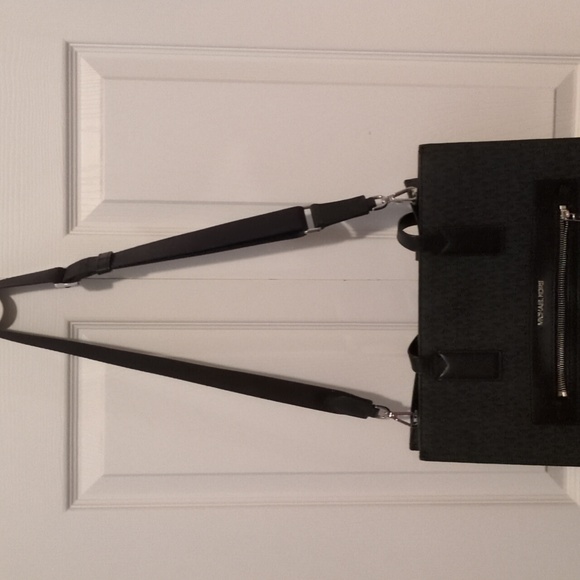 Michael kors XL Black travel/ business tote - Picture 3 of 7